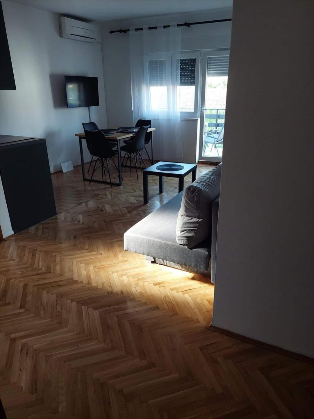 Apartmani Suhi Brod Medulin Kültér fotó