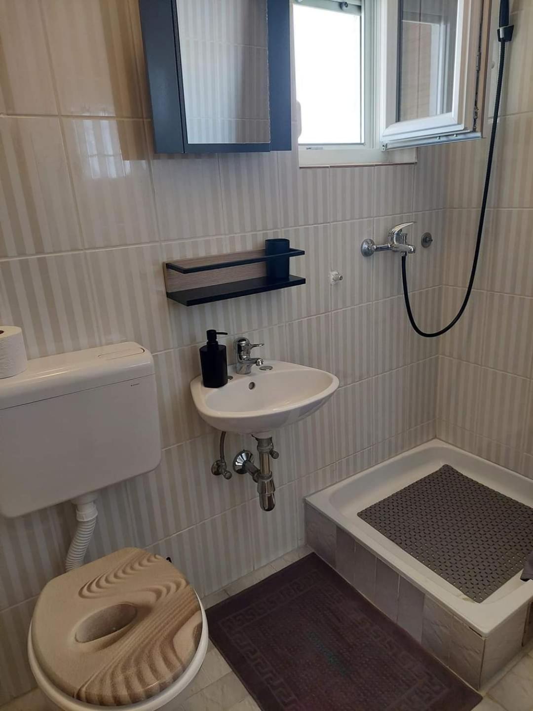 Apartmani Suhi Brod Medulin Kültér fotó