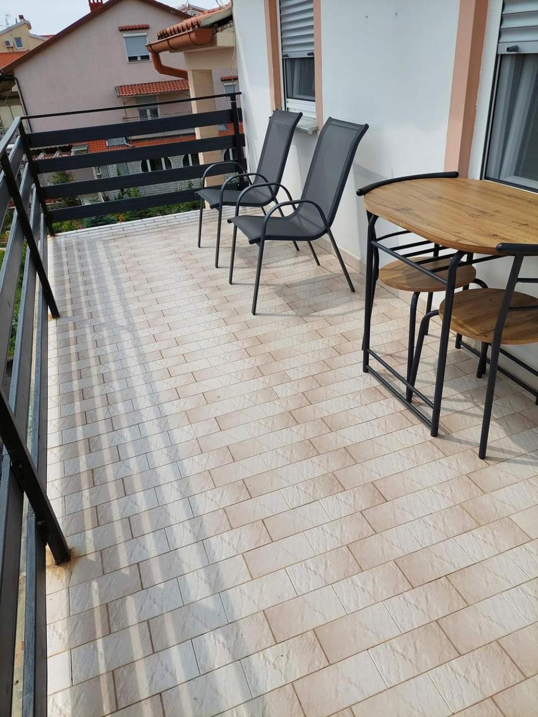 Apartmani Suhi Brod Medulin Kültér fotó